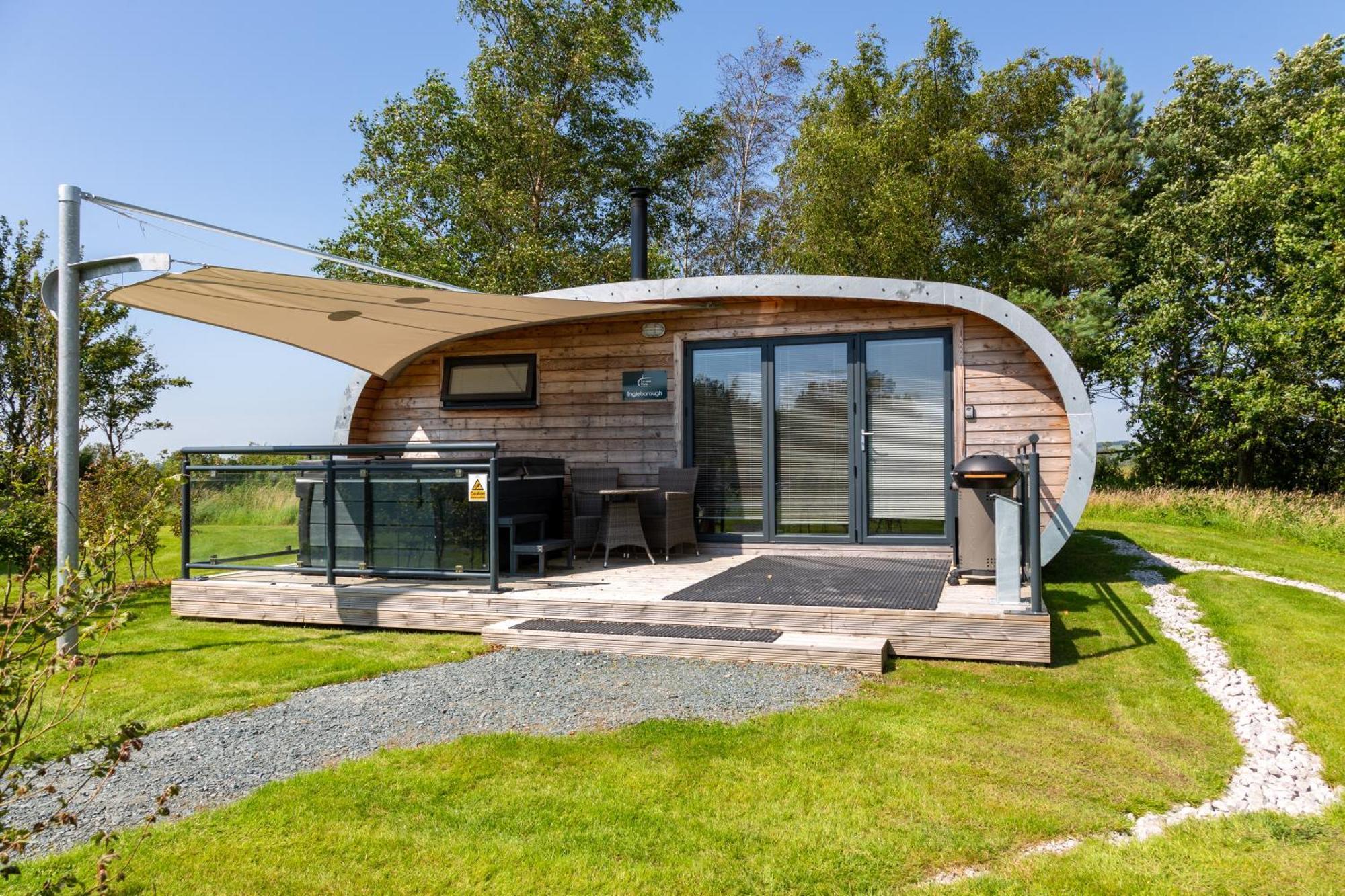 Appartamento Ingleborough Luxury Pod With Hot Tub At Fell View Park Kirkby Lonsdale Esterno foto